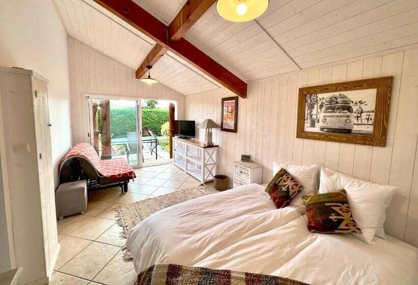 Charming Villa, Tranquillity By The Forest