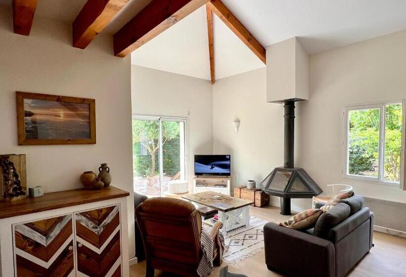 Charming Villa, Tranquillity By The Forest