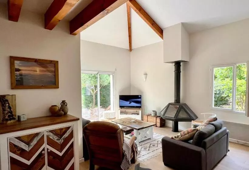 Charming Villa, Tranquillity By The Forest