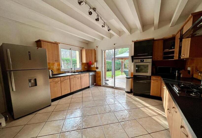 Charming Villa, Tranquillity By The Forest