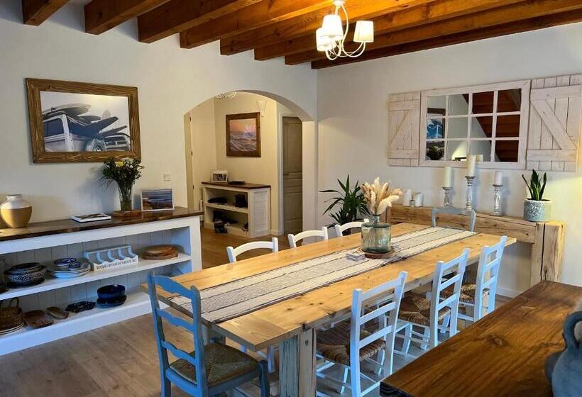 Charming Villa, Tranquillity By The Forest