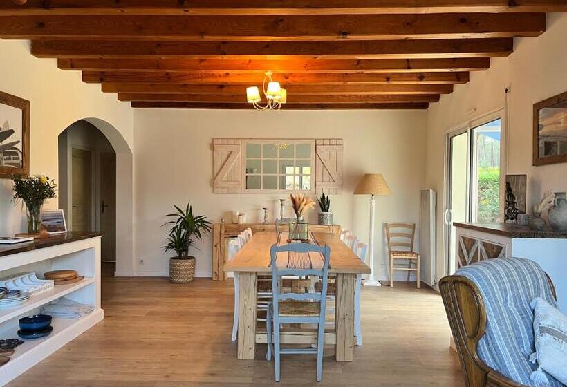 Charming Villa, Tranquillity By The Forest