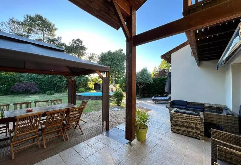 Charming Villa, Tranquillity By The Forest