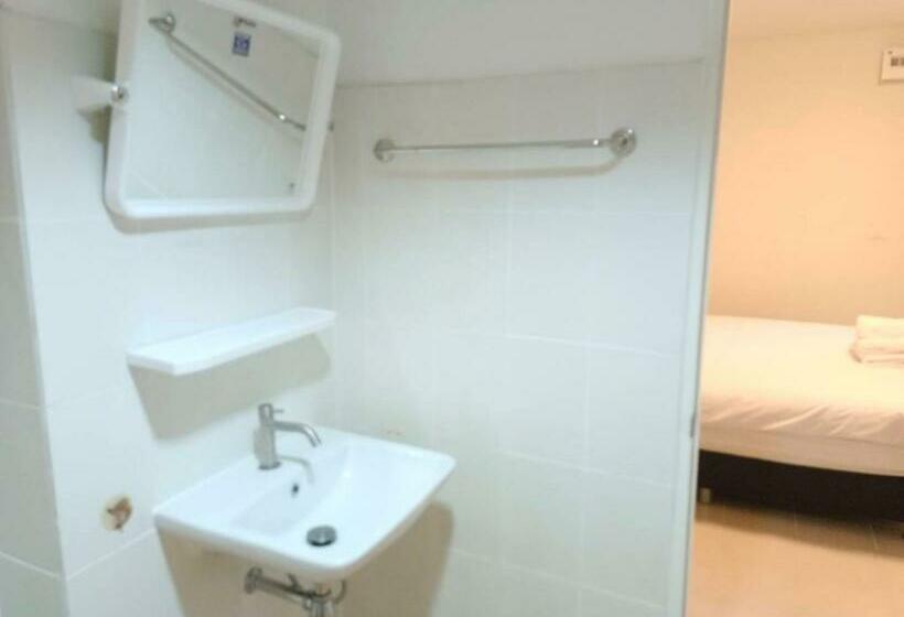 בית מלון כפרי Bansuay Phra Nang Klao