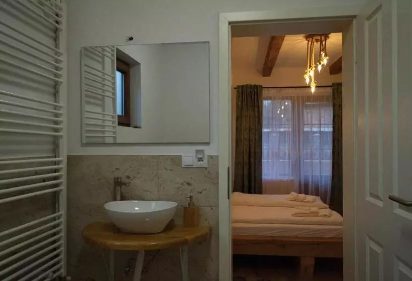 Majatalo Casa Traditionala Breb