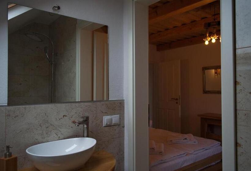 Pensjonat Casa Traditionala Breb