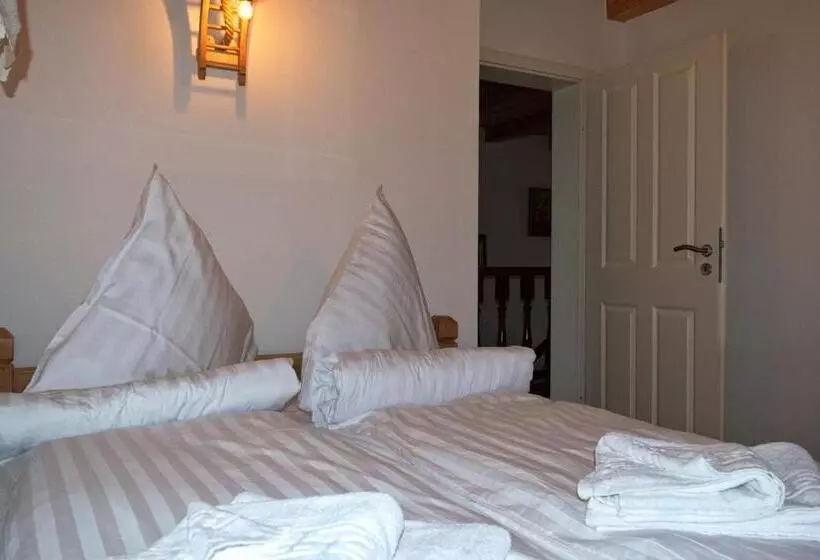 Majatalo Casa Traditionala Breb