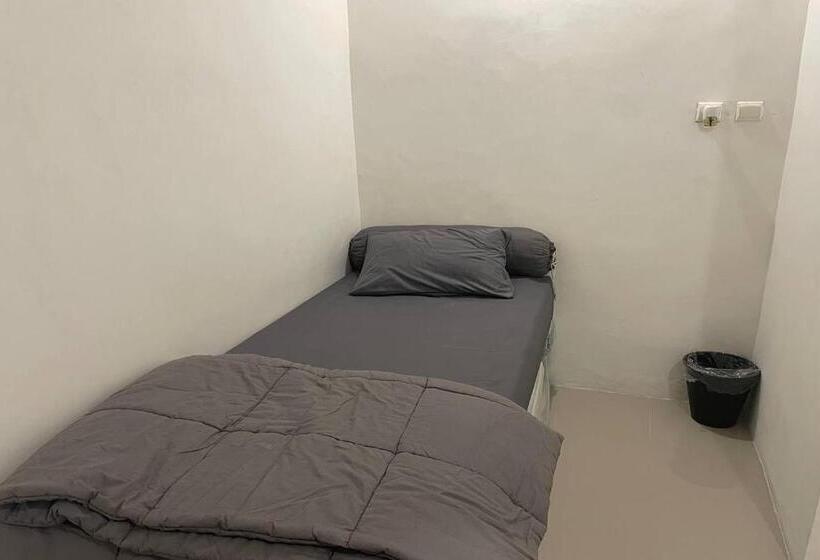 פנסיון Guesthouse Maura