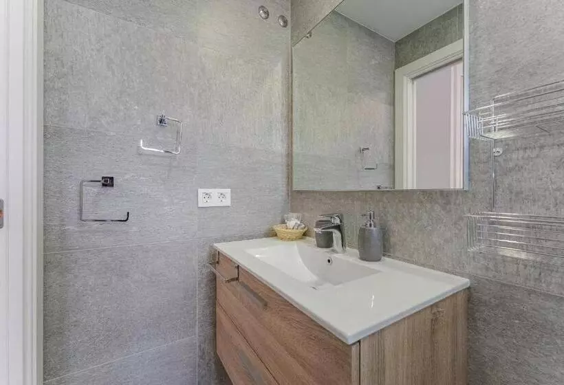 Townhouse With Three Bedrooms