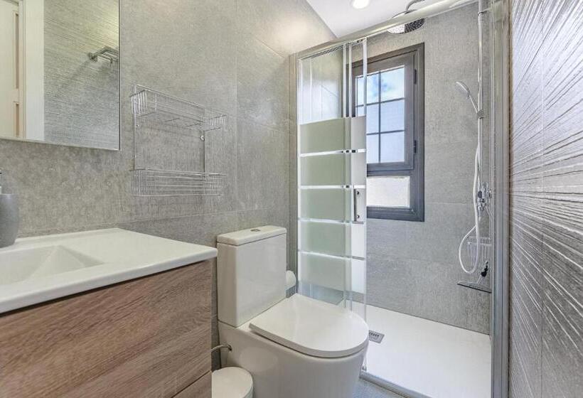 Townhouse With Three Bedrooms