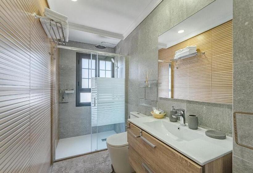 Townhouse With Three Bedrooms