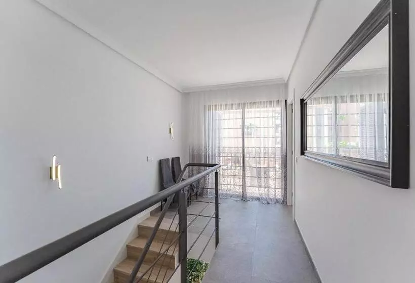 Townhouse With Three Bedrooms