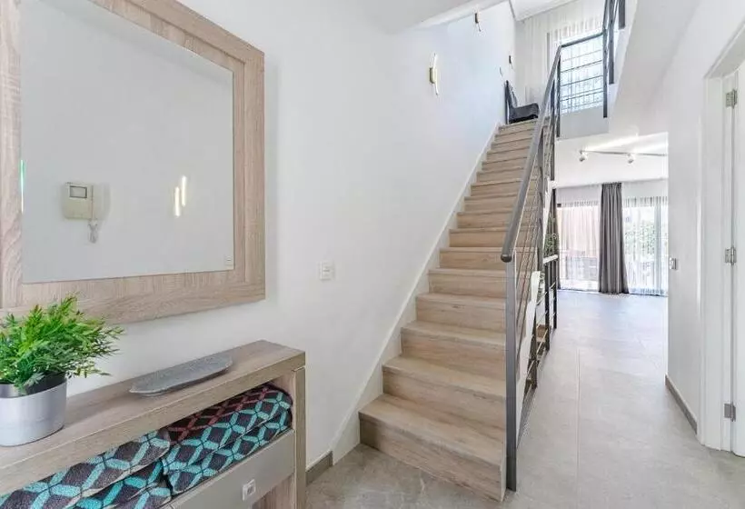 Townhouse With Three Bedrooms