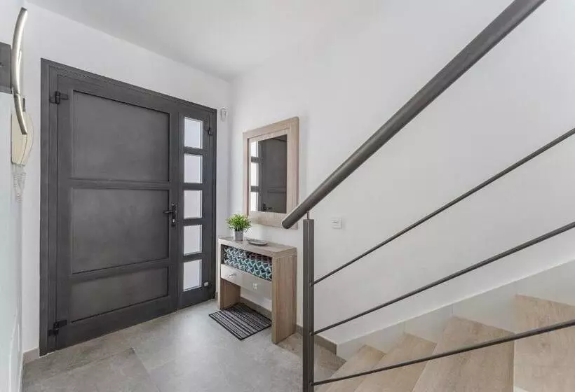 Townhouse With Three Bedrooms