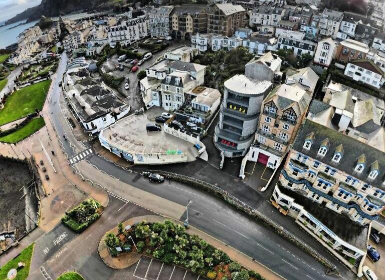 2 The View Apartments Ilfracombe Seafront, Parking, Lift, Ev