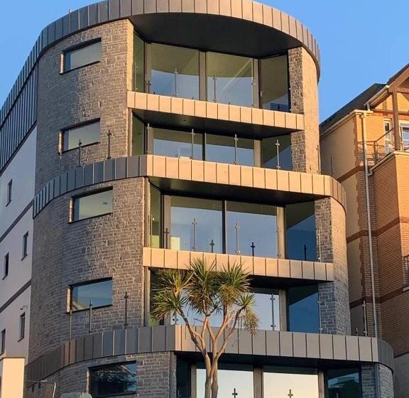 2 The View Apartments Ilfracombe Seafront, Parking, Lift, Ev