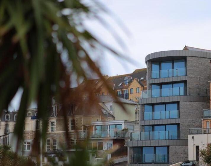 2 The View Apartments Ilfracombe Seafront, Parking, Lift, Ev