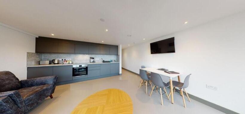 2 The View Apartments Ilfracombe Seafront, Parking, Lift, Ev