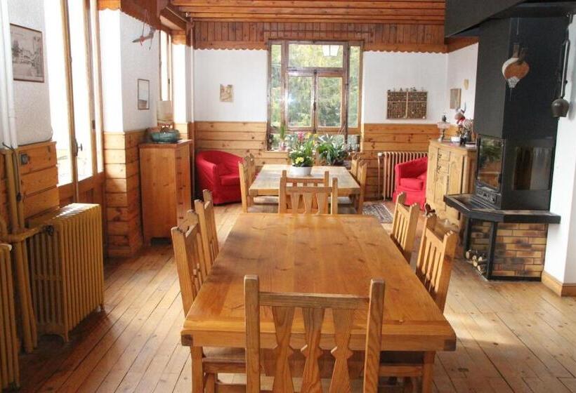 تختخواب و صبحانه Le Vieux Chalet