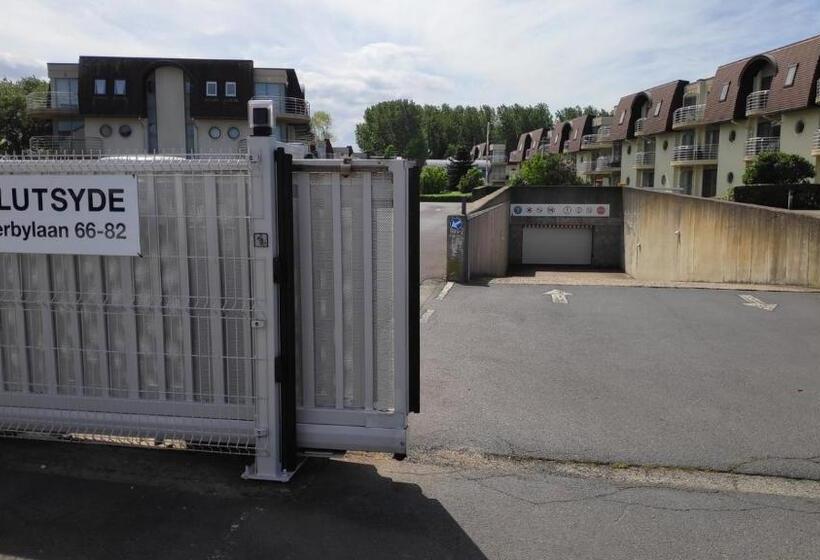 Blutsyde Promenade Encanto