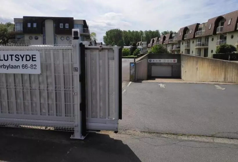 Blutsyde Promenade Encanto