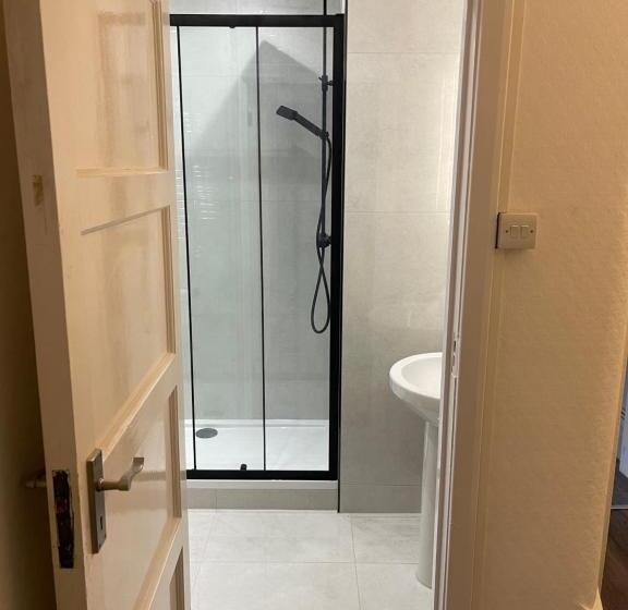 2 Bedroom Apartment Ground Floor Eastbourne Town Centre