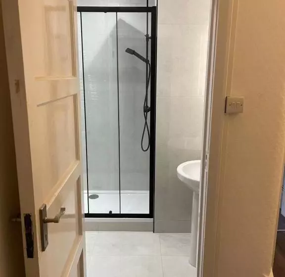 2 Bedroom Apartment Ground Floor Eastbourne Town Centre