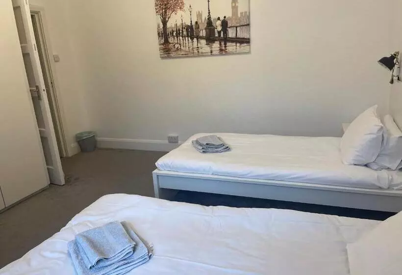2 Bedroom Apartment Ground Floor Eastbourne Town Centre
