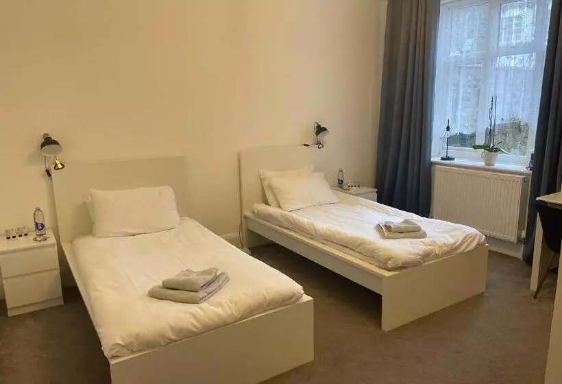 2 Bedroom Apartment Ground Floor Eastbourne Town Centre