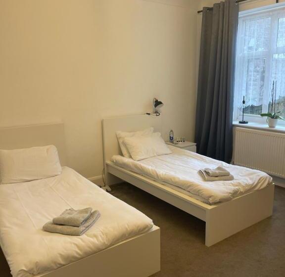 2 Bedroom Apartment Ground Floor Eastbourne Town Centre