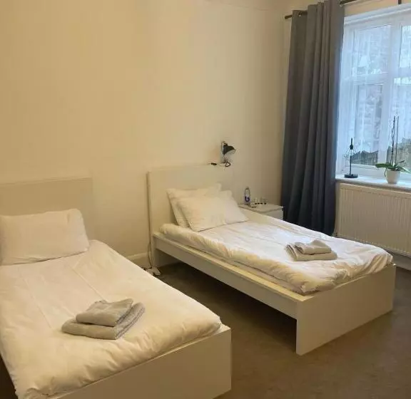 2 Bedroom Apartment Ground Floor Eastbourne Town Centre