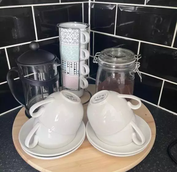 2 Bedroom Apartment Ground Floor Eastbourne Town Centre