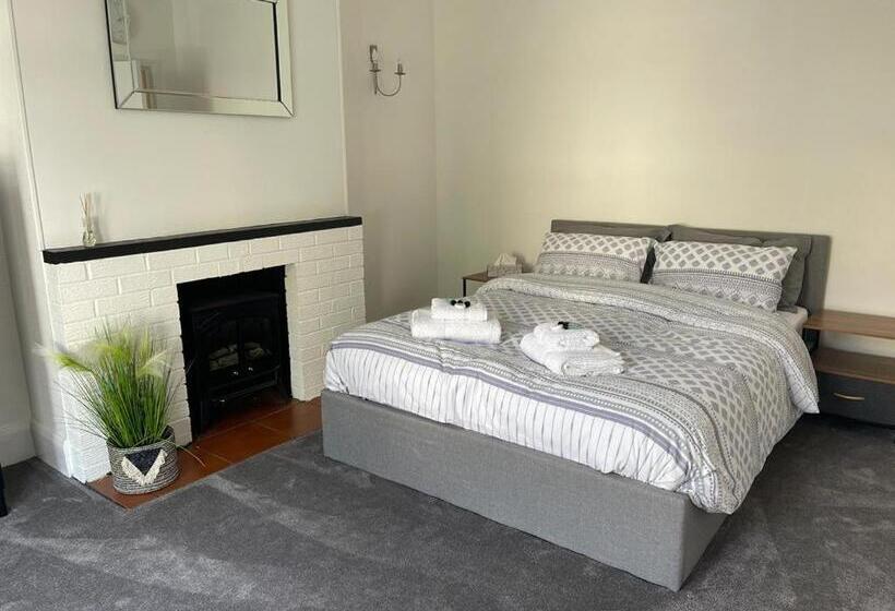 2 Bedroom Apartment Ground Floor Eastbourne Town Centre