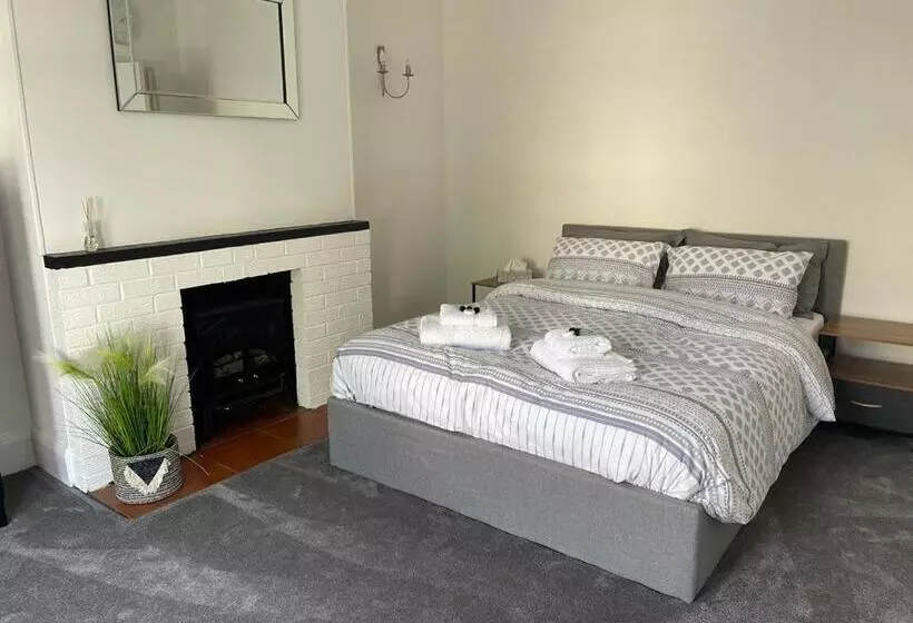 2 Bedroom Apartment Ground Floor Eastbourne Town Centre