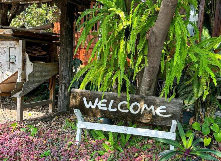 Hôtel โรงแรมบ้านเพิ่มสุข อิมแพ็ค เมืองทอง