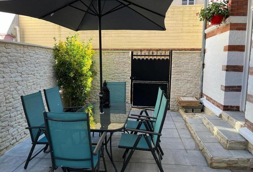 Jolie Maison Proche Des Commerces Et De La Plage