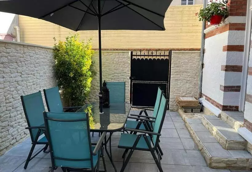 Jolie Maison Proche Des Commerces Et De La Plage