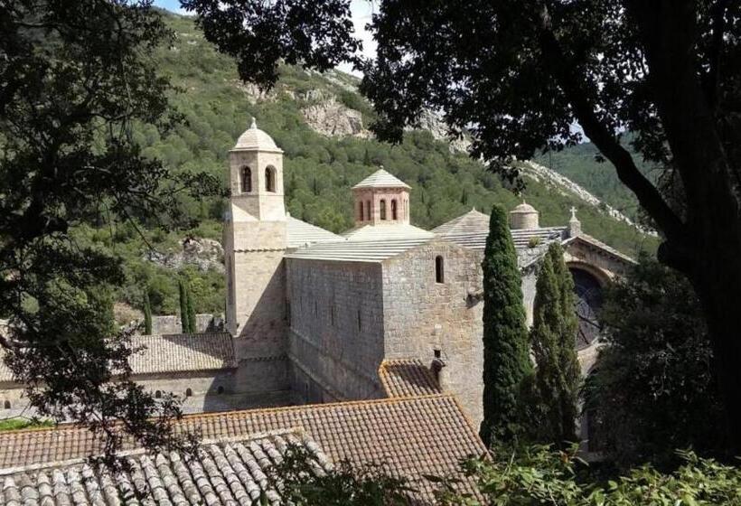 La Maison De Leontine