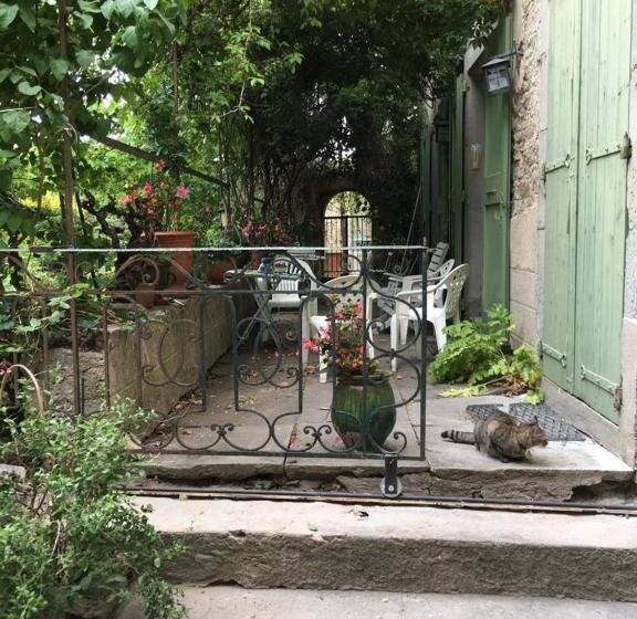 La Maison De Leontine