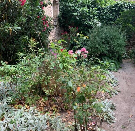 La Maison De Leontine