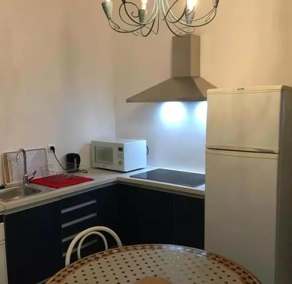 La Maison De Leontine