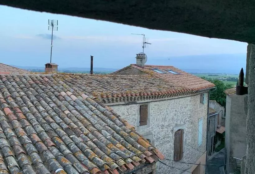 La Maison De Leontine