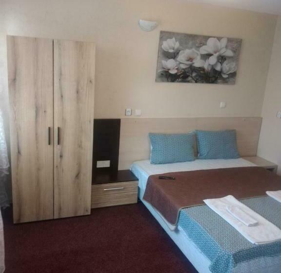 פנסיון Rose & Water Guest House