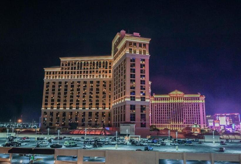 Stripviewsuites At Jockey Club