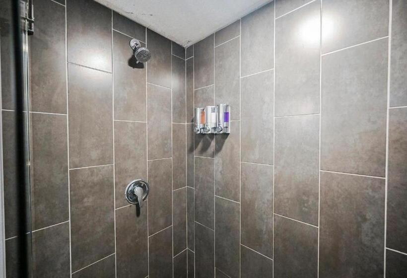 Stripviewsuites At Jockey Club