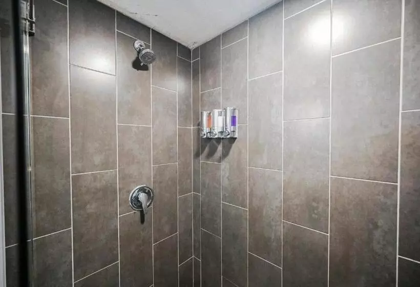 Stripviewsuites At Jockey Club