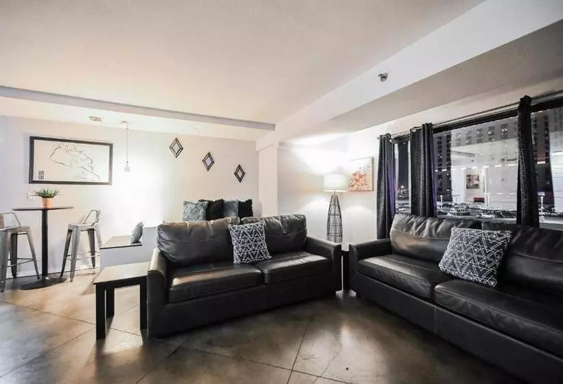 Stripviewsuites At Jockey Club