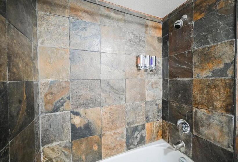 Stripviewsuites At Jockey Club