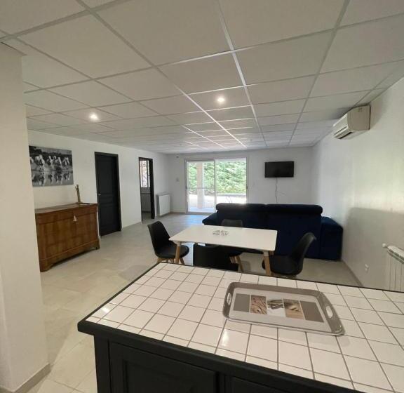 Appartements Calmes Le Mas De Lauriane