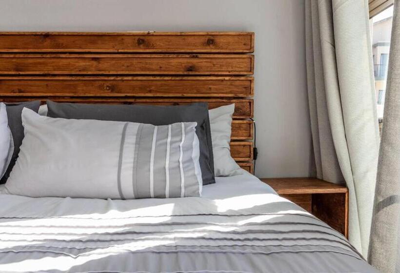 Cozy All In One Ocean View Apartment